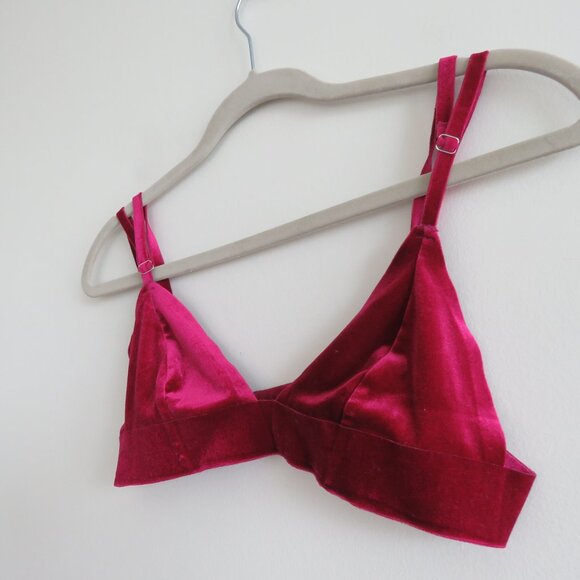 URBAN OUTFITTERS OUT FROM UNDER Velvet Triangle Bralette Raspberry Purple Goth - Picture 7 of 12